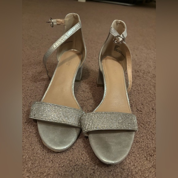 cute heels (i do not know the brand i got them from plato’s closet!!) - Picture 2 of 3